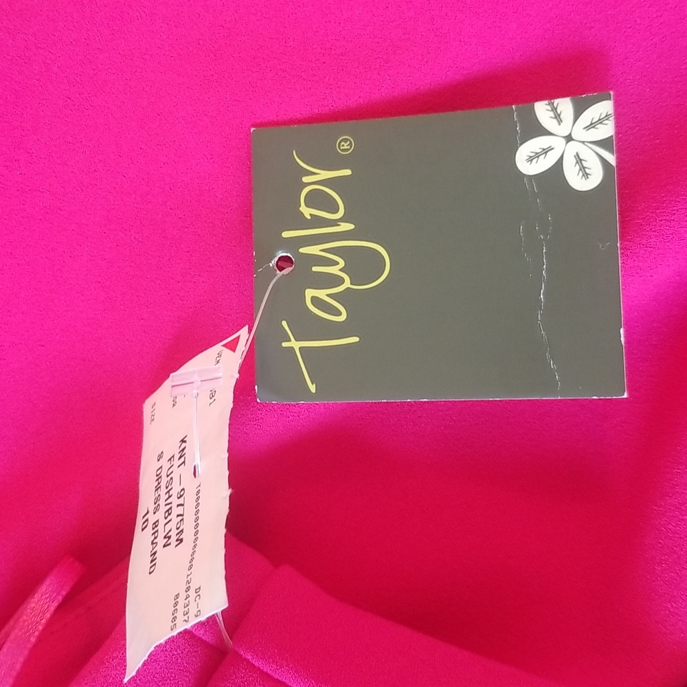 ❤️ ❤️ Taylor Pink, White & Black Color Blocked Dress - Picture 4 of 5
